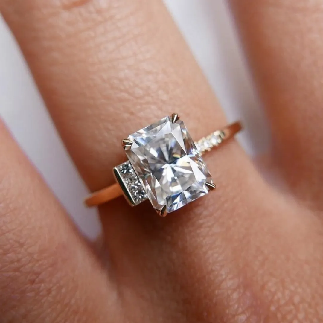 /public/photos/live/Radiant Cut Cluster Moissanite Engagement Ring 548 (1).webp